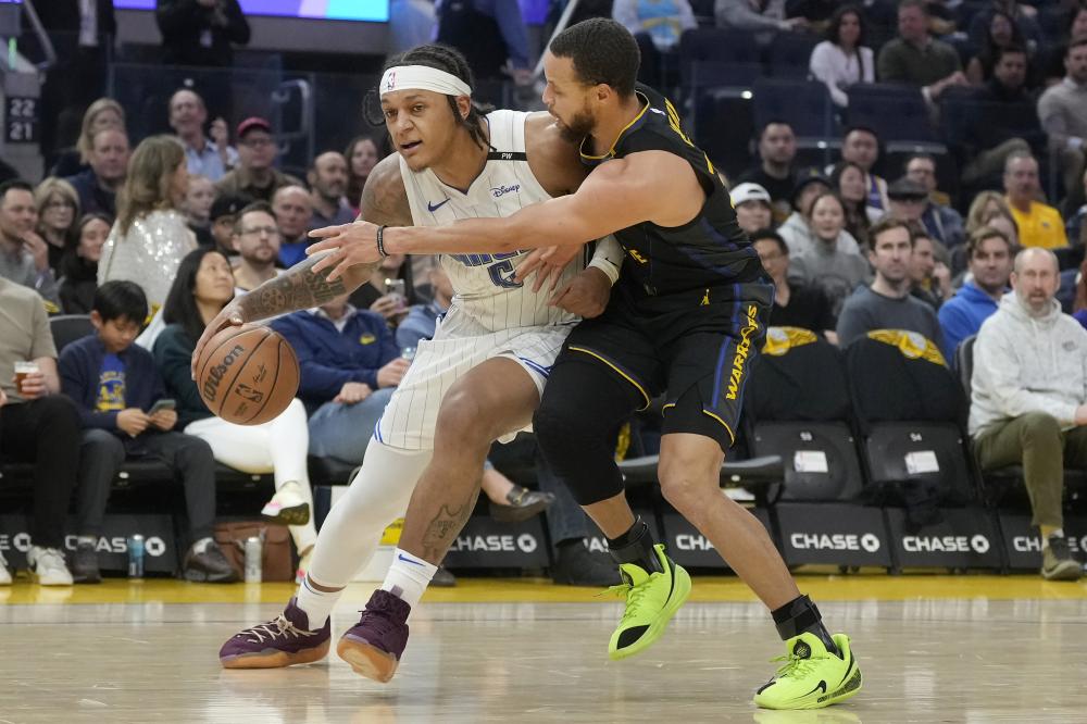 他的脚踝曾 他的脚踝曾