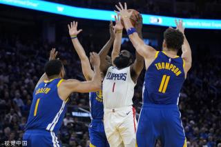 刘国梁冲上 刘国梁冲上